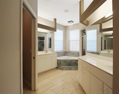 4815 77th Street E - Photo Thumbnail 10