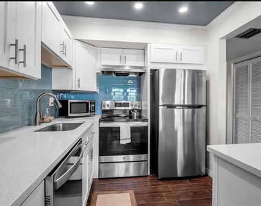 5420 Swift Road - Photo Thumbnail 3