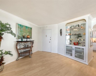 1 Benjamin Franklin Drive - Photo Thumbnail 7
