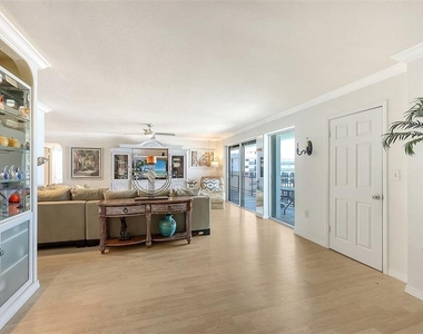 1 Benjamin Franklin Drive - Photo Thumbnail 5
