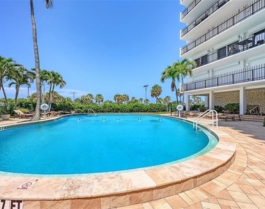 1 Benjamin Franklin Drive - Photo Thumbnail 40