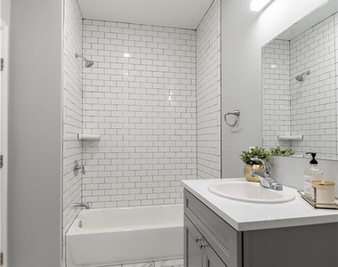 948 N Front Street - Photo Thumbnail 15