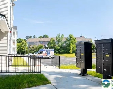 948 N Front Street - Photo Thumbnail 20
