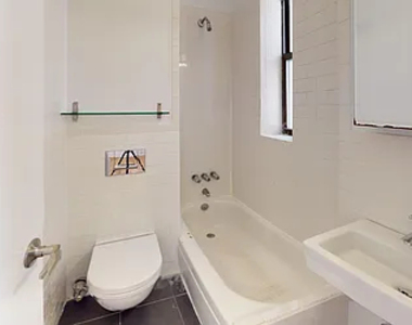 417 East 65th Street - Photo Thumbnail 7