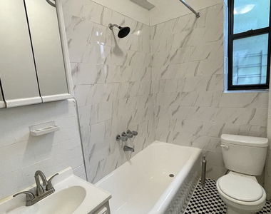 621 Crown Street - Photo Thumbnail 2