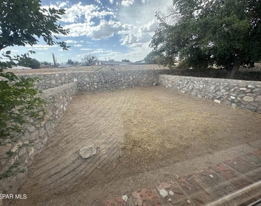 2901 Beachcomber Avenue - Photo Thumbnail 7