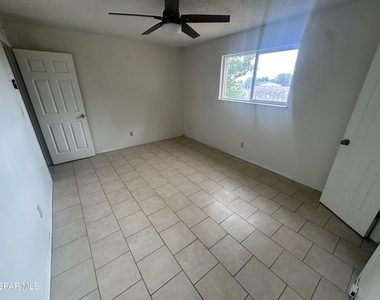 2901 Beachcomber Avenue - Photo Thumbnail 4