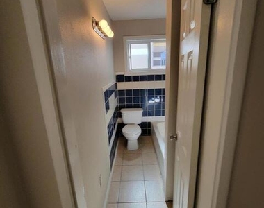3909 Harrison Avenue - Photo Thumbnail 5