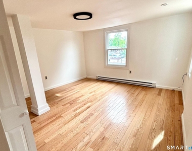 582 Main Street - Photo Thumbnail 4