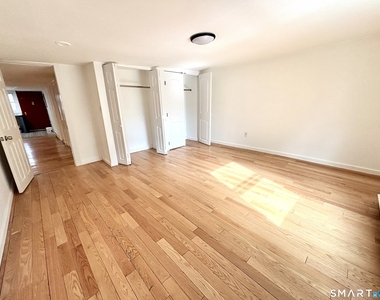 582 Main Street - Photo Thumbnail 7