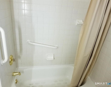 36 Woodcrest Drive - Photo Thumbnail 4