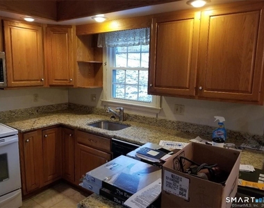 36 Woodcrest Drive - Photo Thumbnail 5