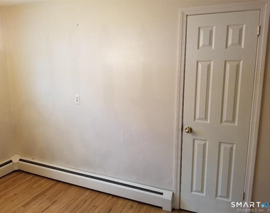36 Woodcrest Drive - Photo Thumbnail 7