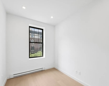 184 Claremont Avenue - Photo Thumbnail 2