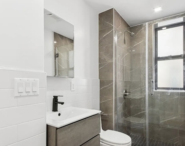 184 Claremont Avenue - Photo Thumbnail 7