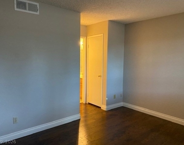 3450 Erva Street - Photo Thumbnail 9