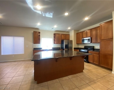 5980 Fidenza Avenue - Photo Thumbnail 11