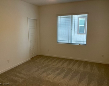 482 Daphne Terrace Street - Photo Thumbnail 2