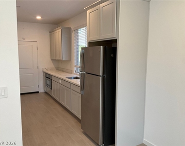 482 Daphne Terrace Street - Photo Thumbnail 7