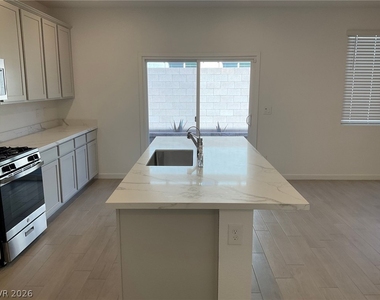 482 Daphne Terrace Street - Photo Thumbnail 1