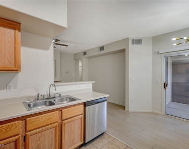9050 W Warm Springs Road - Photo Thumbnail 15