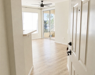 7115 S Durango Drive - Photo Thumbnail 4