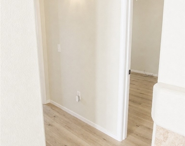 7115 S Durango Drive - Photo Thumbnail 8