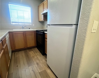 2985 Juniper Hills Boulevard - Photo Thumbnail 4