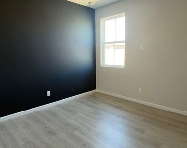 4717 Woodland Avenue - Photo Thumbnail 18