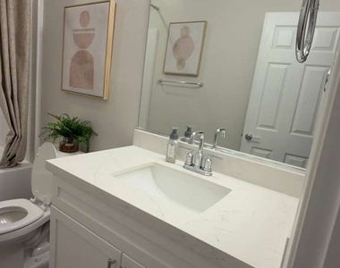 4717 Woodland Avenue - Photo Thumbnail 27
