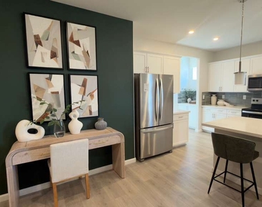 4717 Woodland Avenue - Photo Thumbnail 11