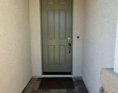 4717 Woodland Avenue - Photo Thumbnail 2