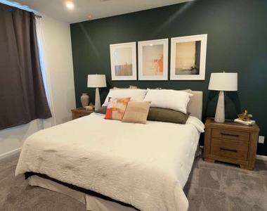 4717 Woodland Avenue - Photo Thumbnail 23