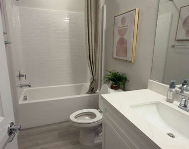 4717 Woodland Avenue - Photo Thumbnail 20