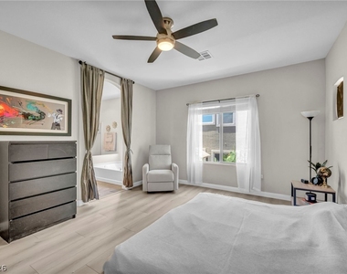 6777 Byron Bay Court - Photo Thumbnail 10