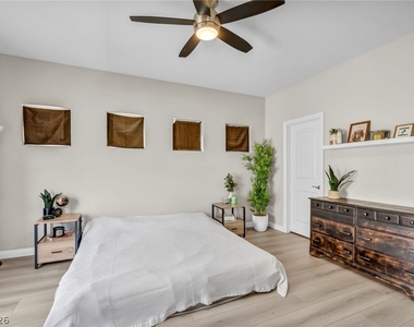 6777 Byron Bay Court - Photo Thumbnail 16