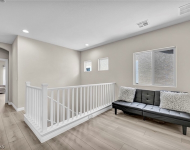 6777 Byron Bay Court - Photo Thumbnail 8