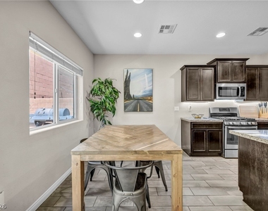 6777 Byron Bay Court - Photo Thumbnail 20