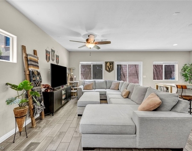 6777 Byron Bay Court - Photo Thumbnail 7