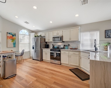 1808 Stablegate Avenue - Photo Thumbnail 3