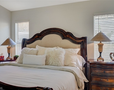 1808 Stablegate Avenue - Photo Thumbnail 6