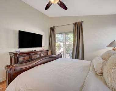 1808 Stablegate Avenue - Photo Thumbnail 10