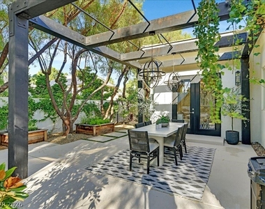 9500 Balatta Canyon Court - Photo Thumbnail 52