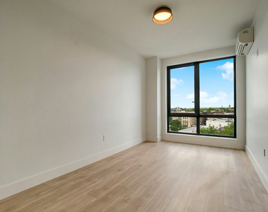 11 Herkimer Street - Photo Thumbnail 2