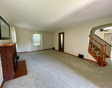 2727 Hall Street - Photo Thumbnail 28