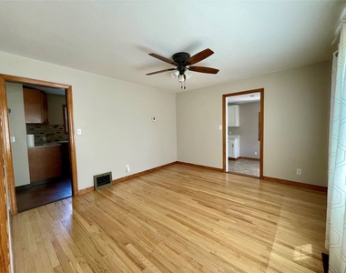 2727 Hall Street - Photo Thumbnail 24