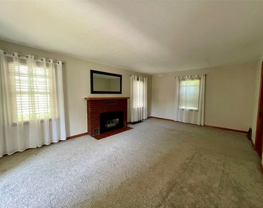 2727 Hall Street - Photo Thumbnail 27