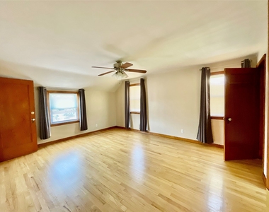 2727 Hall Street - Photo Thumbnail 9
