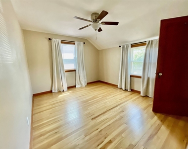 2727 Hall Street - Photo Thumbnail 6