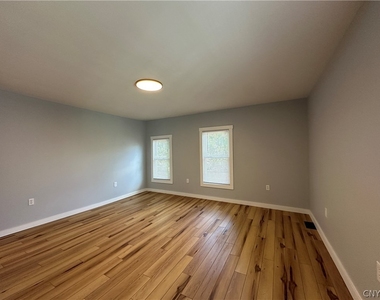 128 Caroline Avenue - Photo Thumbnail 31